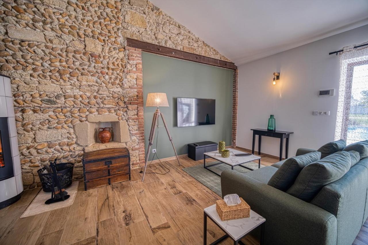 Le Vieux Platane Villa Malissard Bagian luar foto